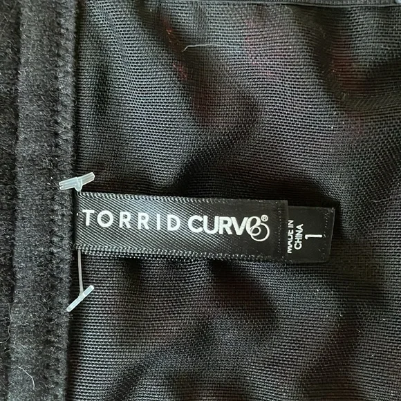 TORRID long line wired bralette with red floral lace 1 - Picture 2 of 3